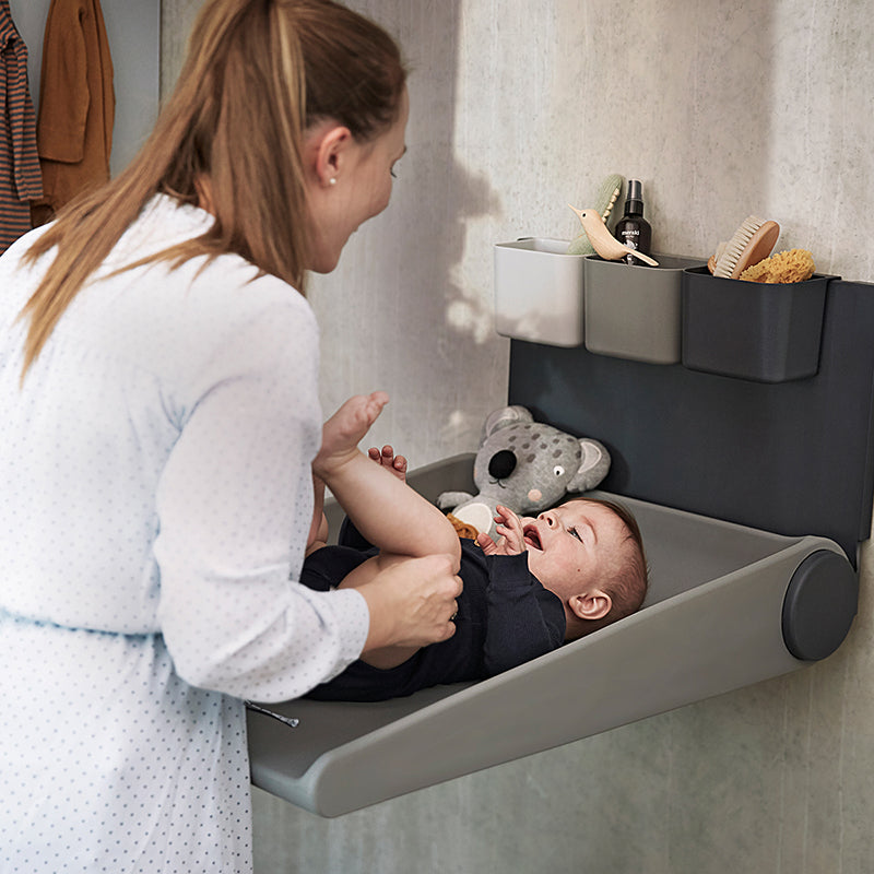 Leander® Stenska previjalna postaja Wally ™ Dusty Grey Leander