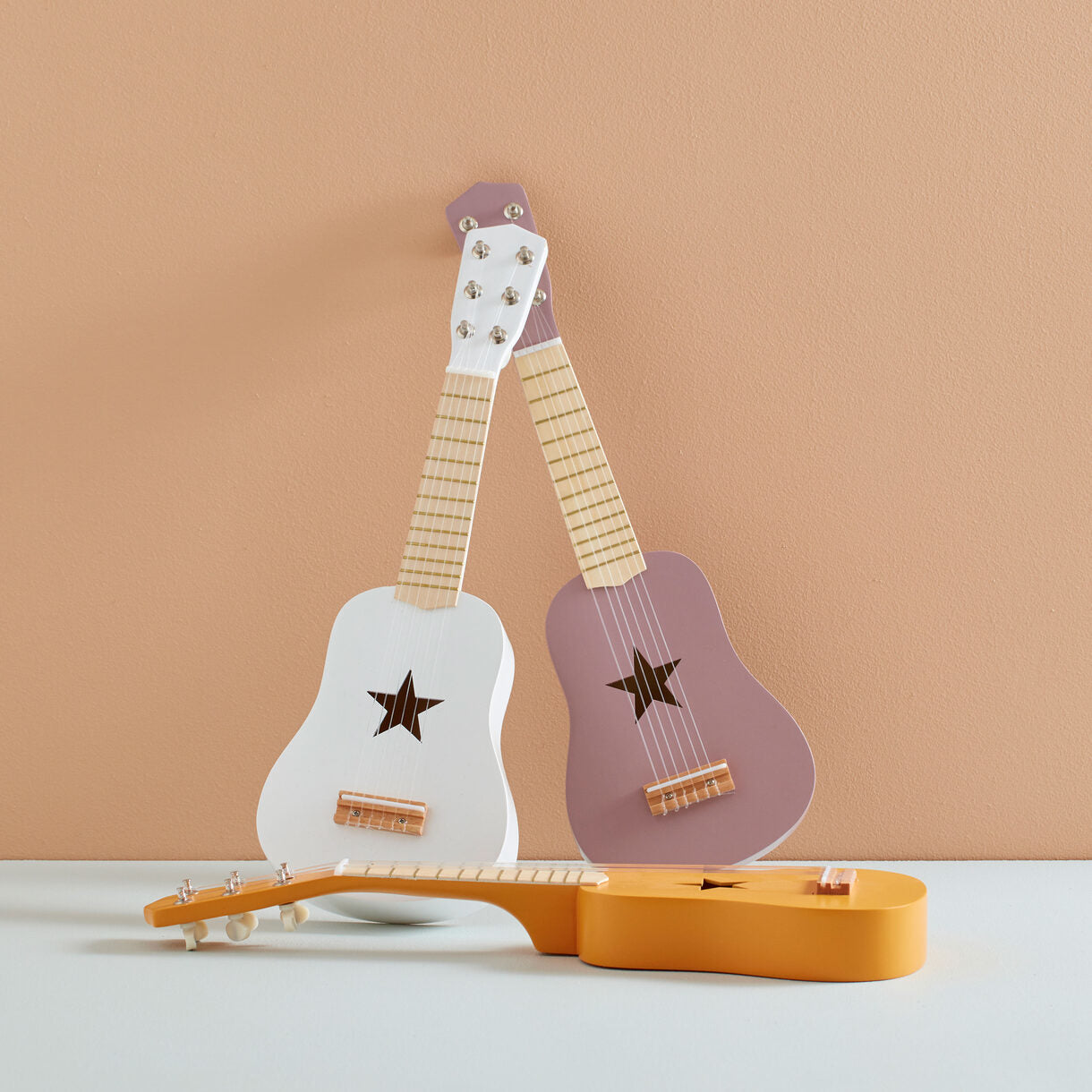 Kids Concept® Lesena kitara White Kid's Concept