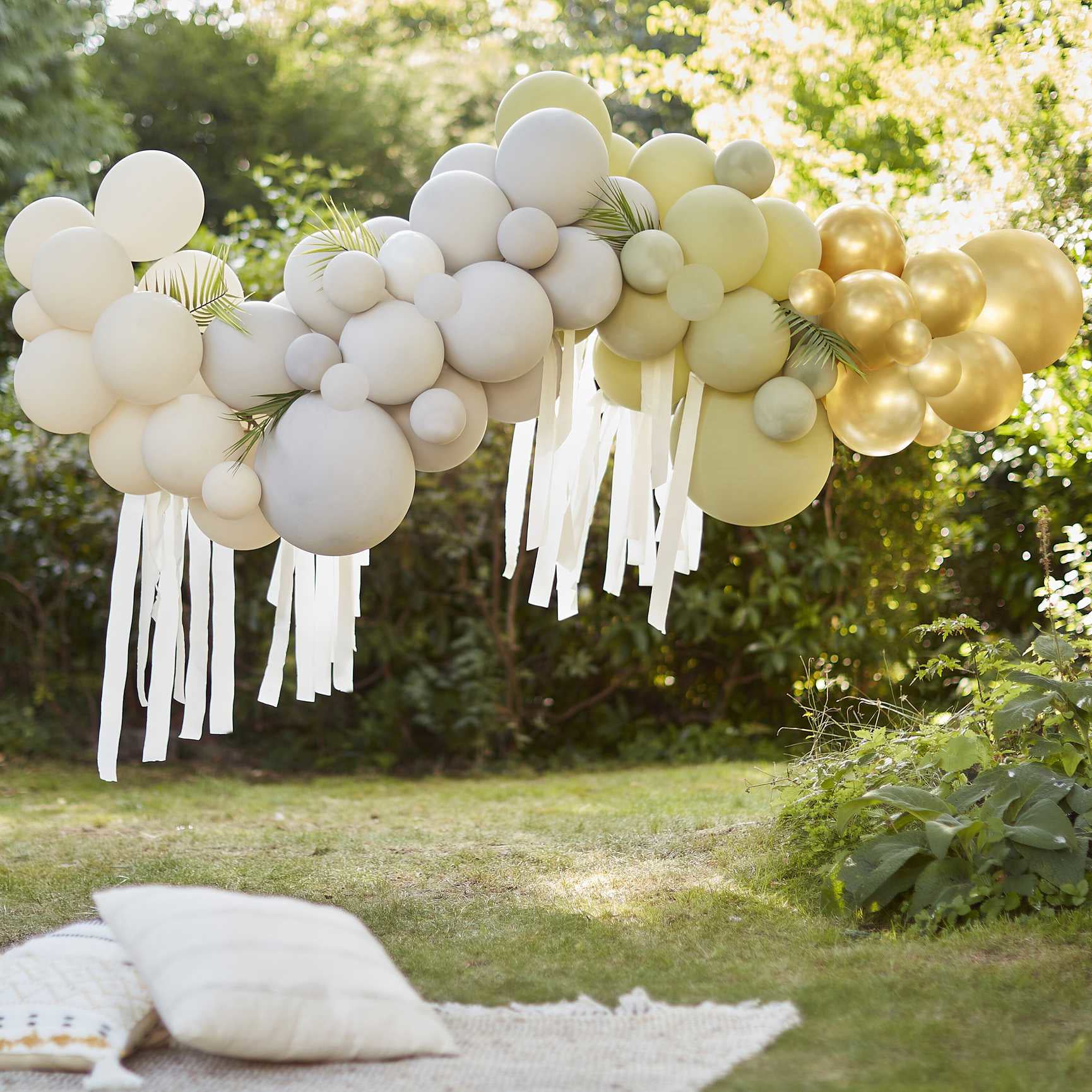 Ginger Ray® Lok iz balonov Green, Cream, Grey & Gold Chrome Balloon Ginger Ray