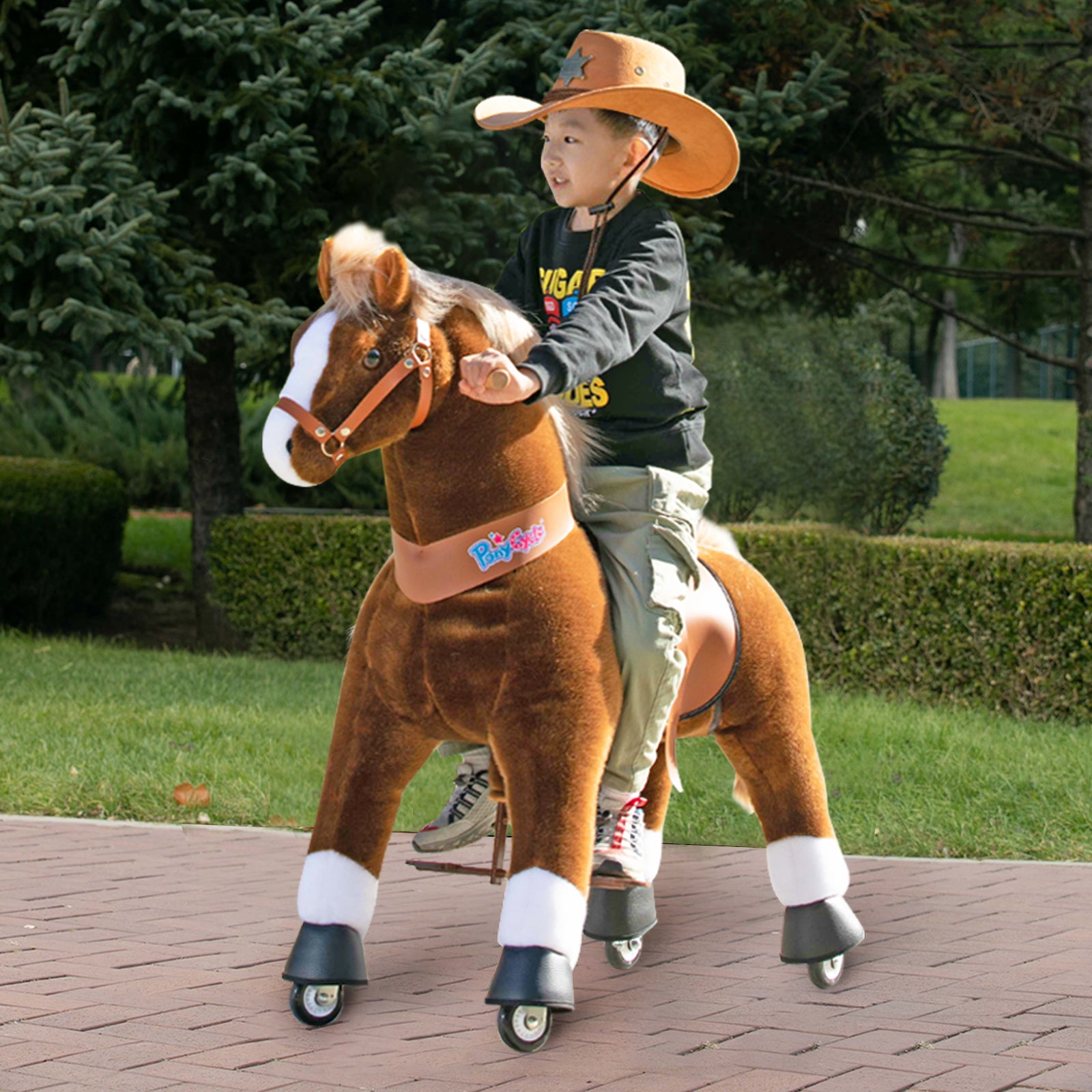 PonyCycle® Konjiček na kolesih - Brown with White Hoof (7+L) PonyCycle