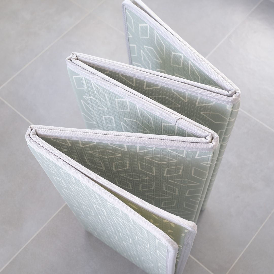 Evibell® Zložljiva igralna podloga 150x190 Leaves/Geometric Sage Green Evibell