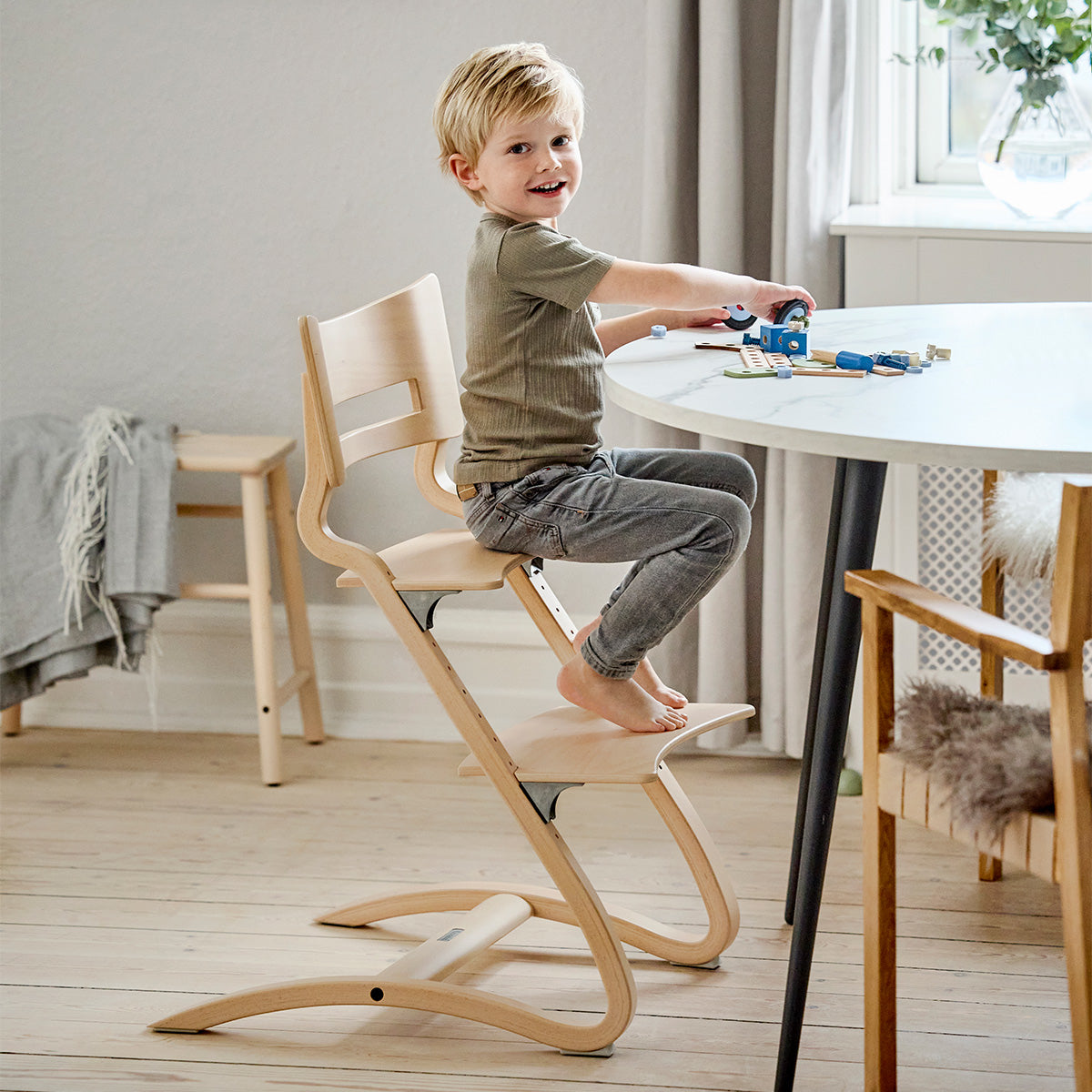 Leander® Otroški stol za hranjenje Natural Leander