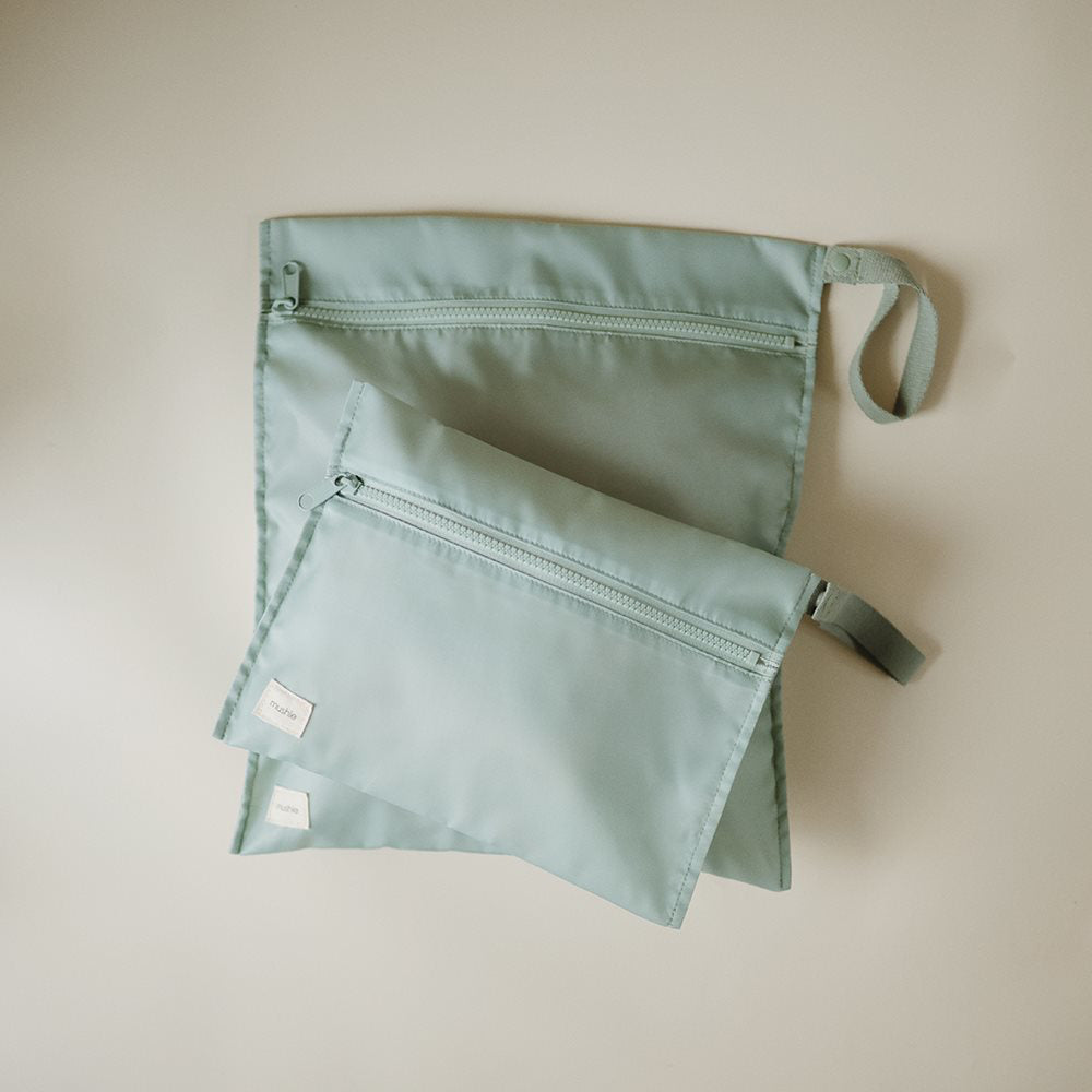 Mushie® Vodoodporna torbica za shranjevanje 2 kosa Roman Green Mushie