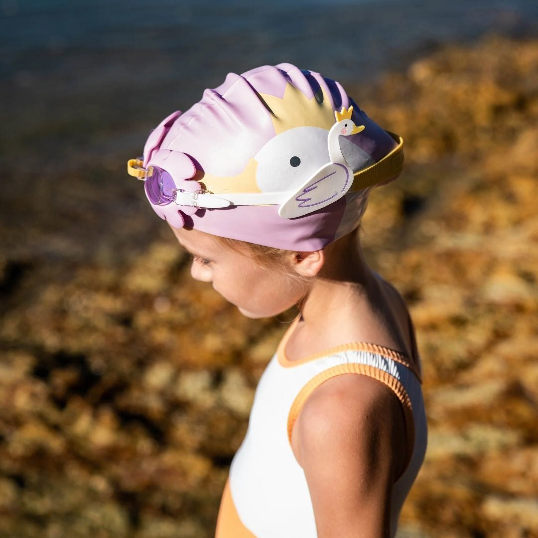 SunnyLife® Otroška plavalna kapa Princess Swan (3-9L) SunnyLife