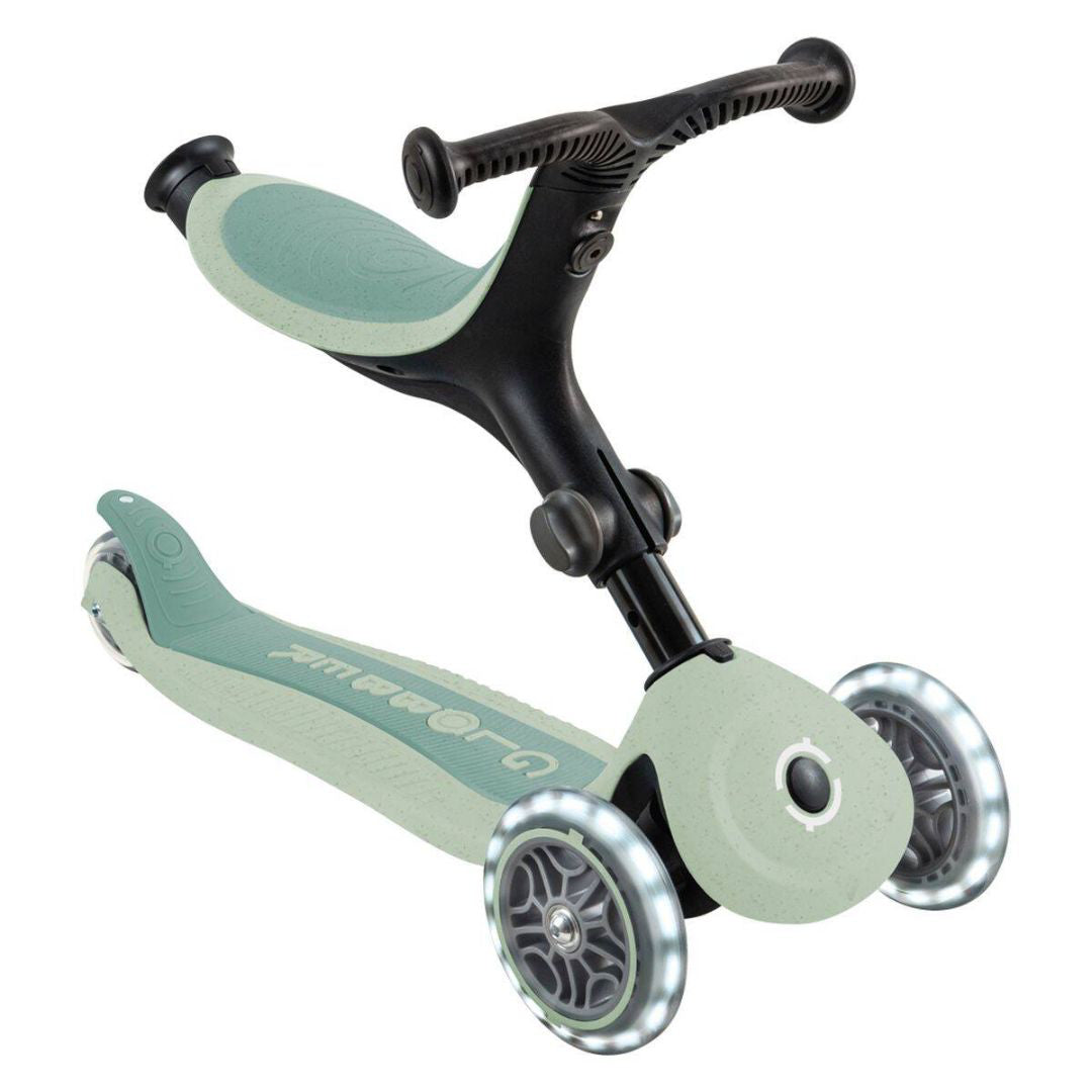 Globber® Zložljivi otroški skiro GO UP Active ECO s svetlečimi kolesi Pistachio Globber