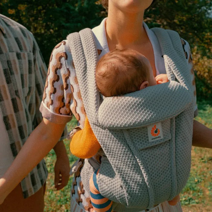 Ergobaby® Nosilka Omni Deluxe Mesh Pearl Grey Ergobaby