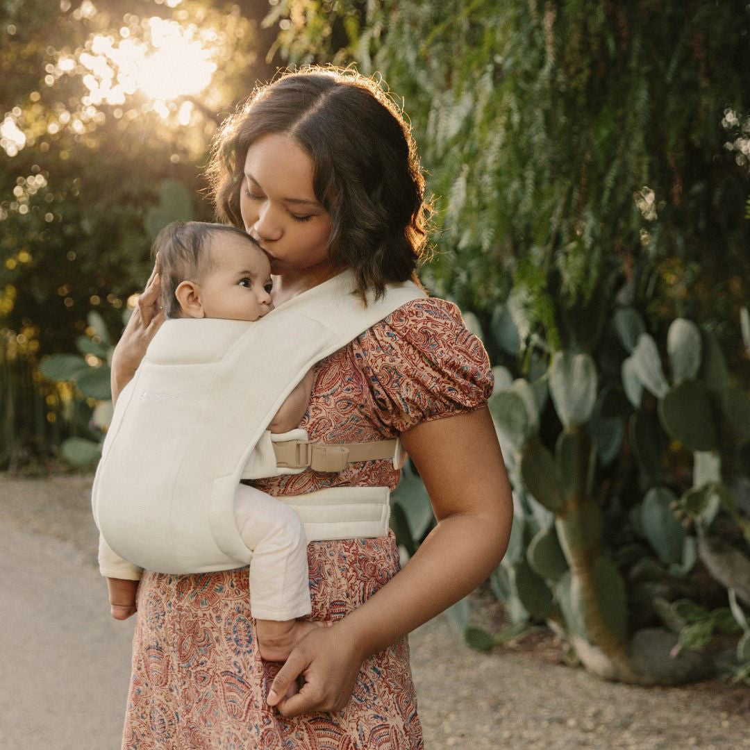Ergobaby® Nosilka Embrace Cream Ergobaby