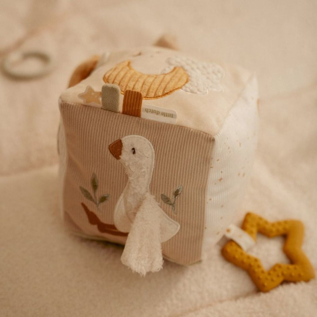 Little Dutch® Senzorična kocka Newborn Naturals Little Dutch