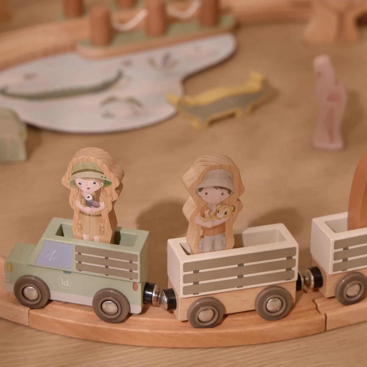 Little Dutch® Wooden Train Track Safari Friends – slika 3