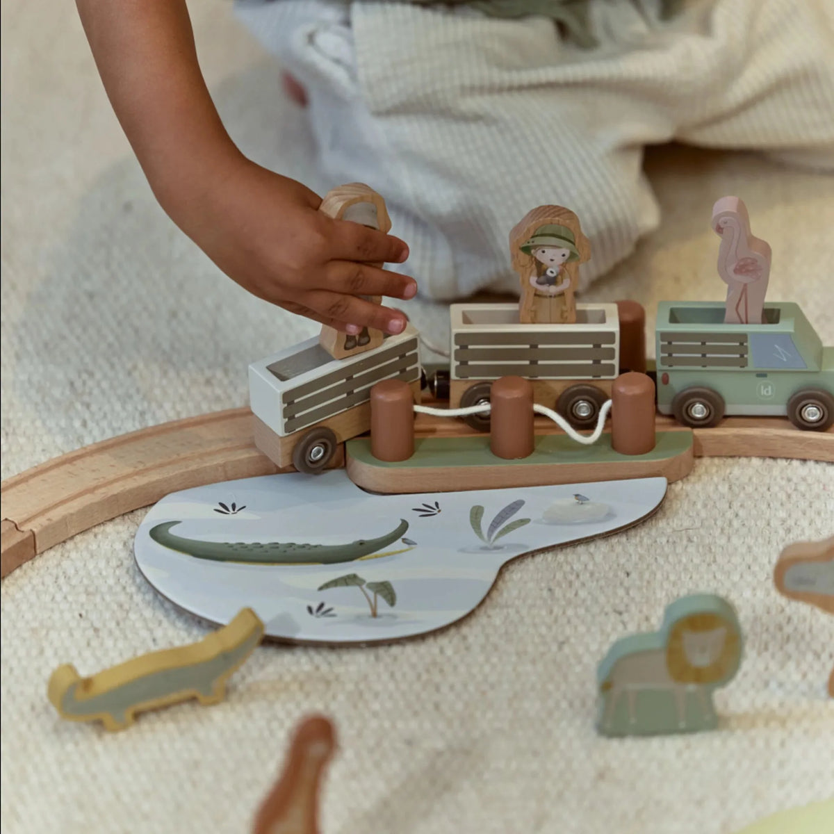 Little Dutch® Wooden Train Track Safari Friends – slika 4