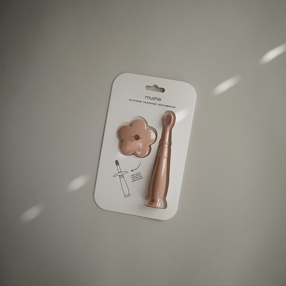 Mushie® Silikonska zobna ščetka Blush Mushie