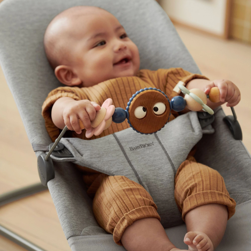 BabyBjörn® Lok z igračkami za gugalnik Googly Eyes Pastels BabyBjörn