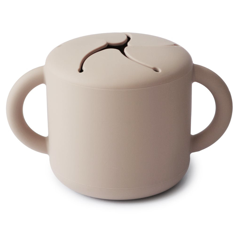 Mushie® Silikonska posodica za prigrizke Shifting Sand Mushie