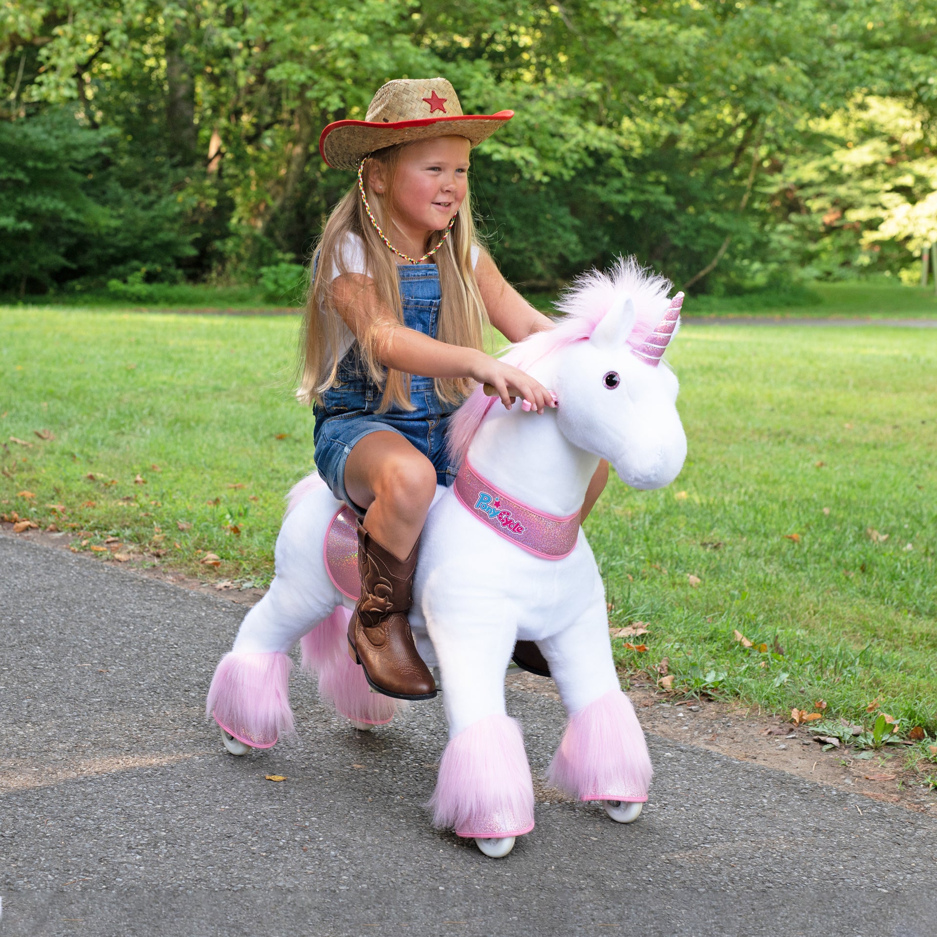 PonyCycle® Konjiček na kolesih - Pink Unicorn (4-8L) PonyCycle