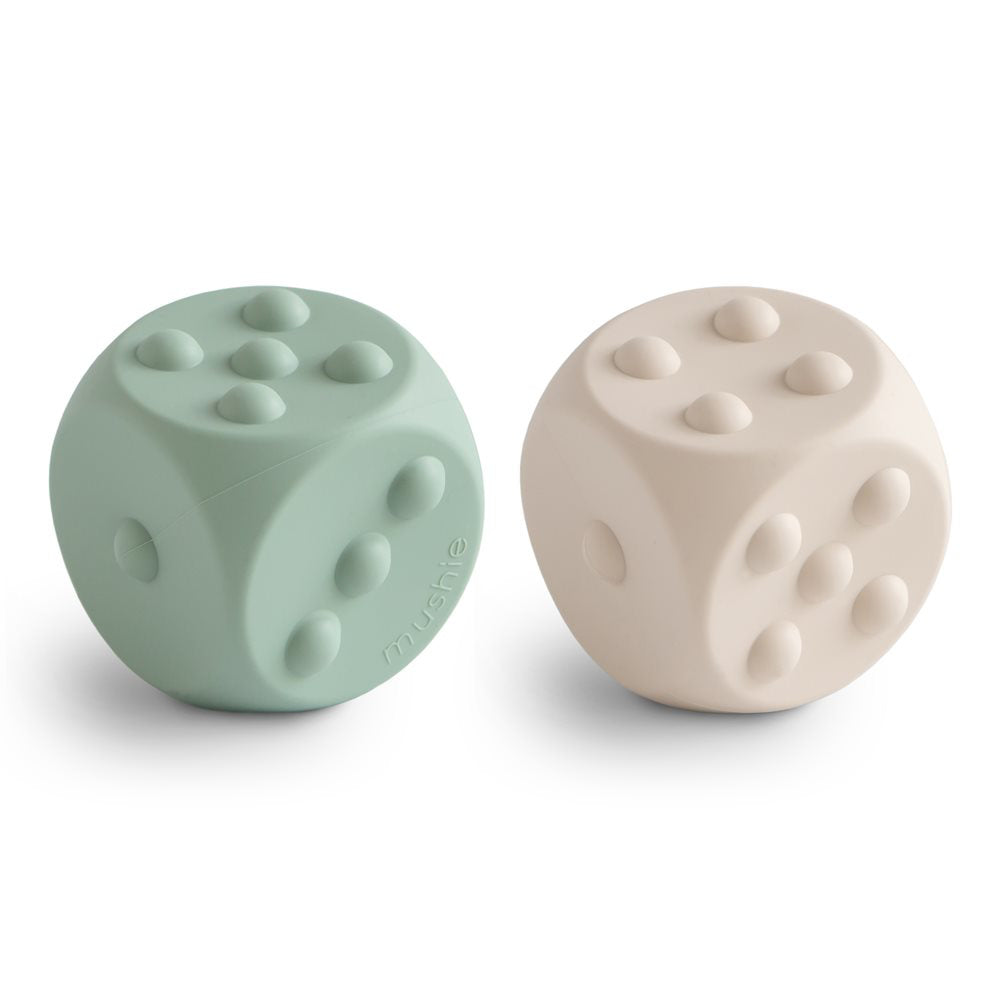 Mushie® Silikonske aktivnostne kocke Cambridge Blue/Shifting Sands Mushie