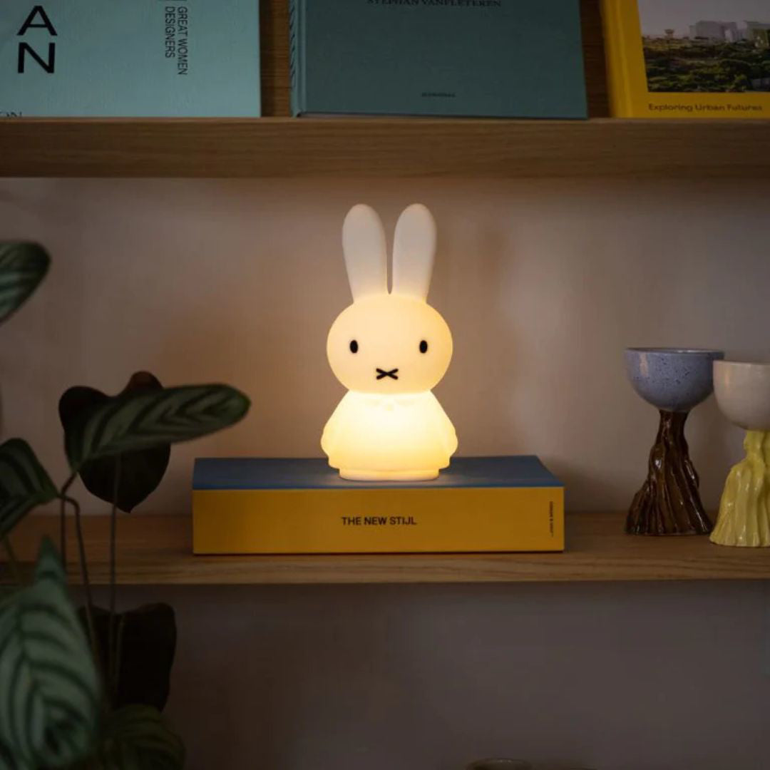 Mr Maria® Nočna lučka Miffy Shines 22 cm Mr Maria