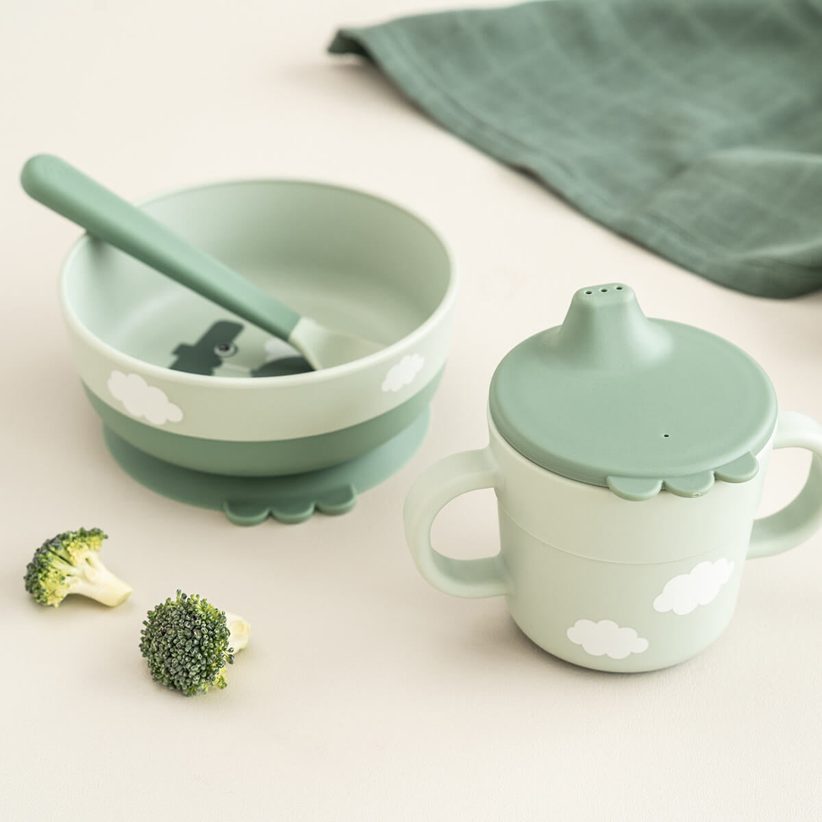 Done by Deer® Prvi jedilni set Foodie Happy Clouds Green Done by Deer