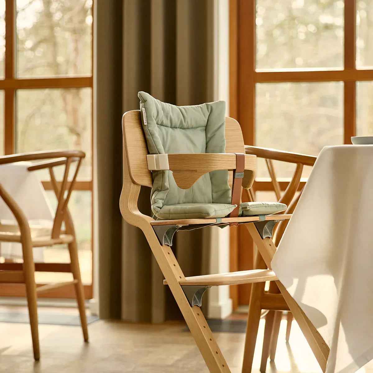 Leander® Otroški stol za hranjenje 2v1 Louie™ Sage Green Leander