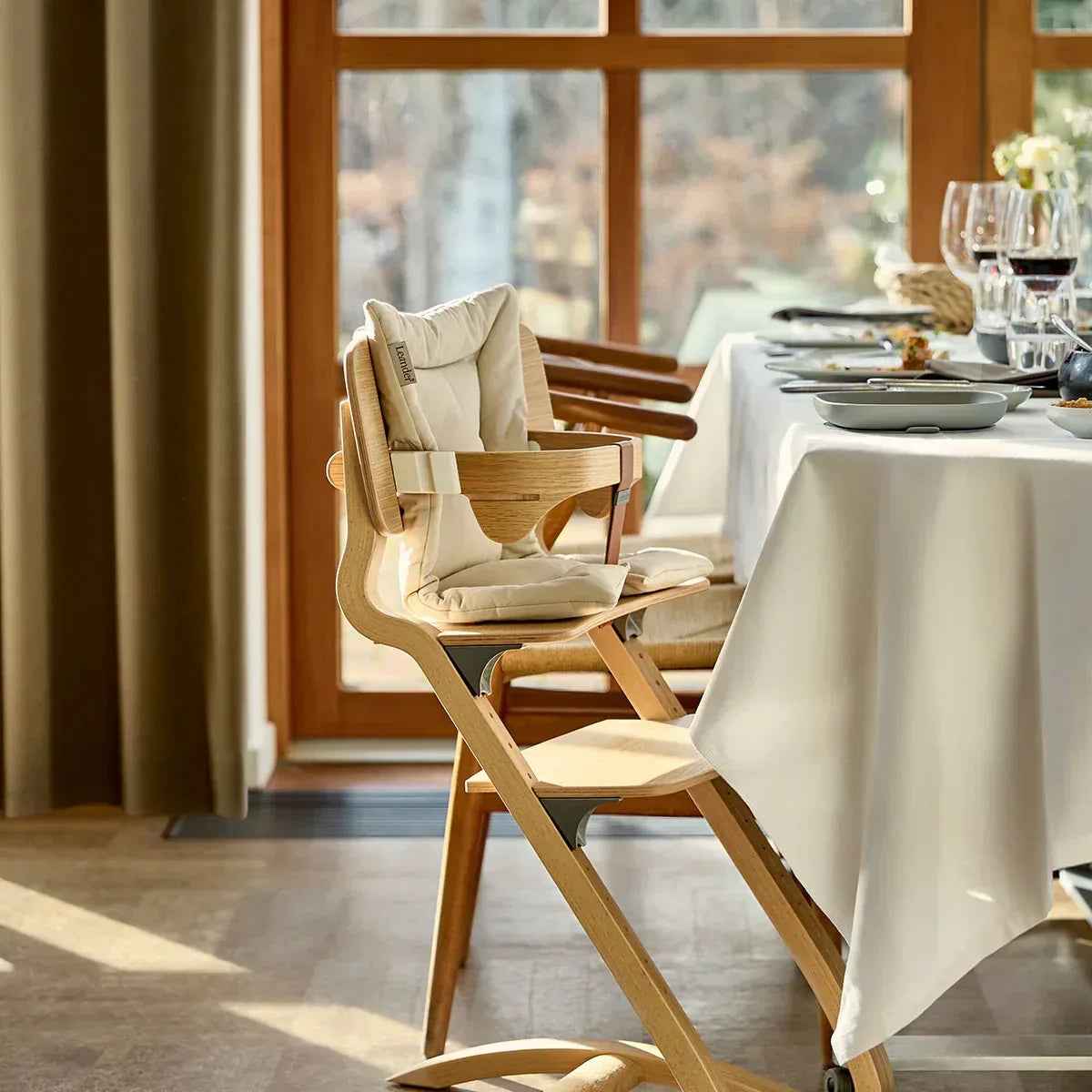 Leander® Otroški stol za hranjenje 2v1 Louie™ Sage Green Leander
