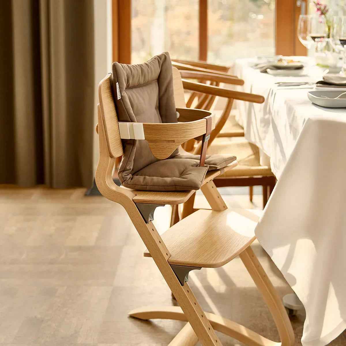Leander® Otroški stol za hranjenje 2v1 Louie™ Sage Green Leander