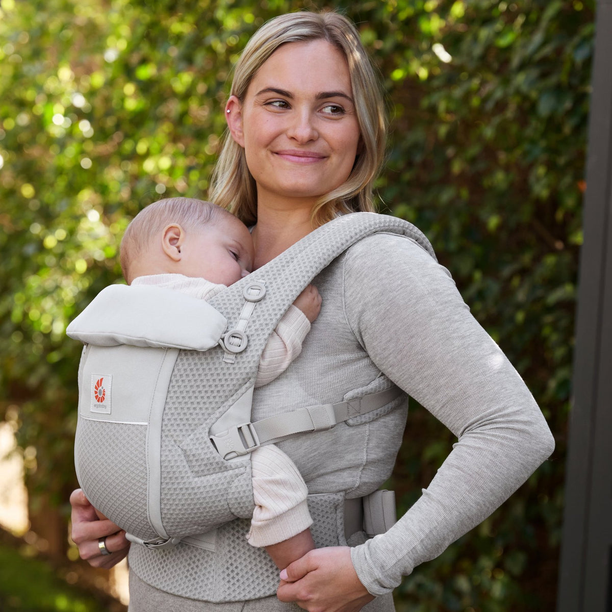 Ergobaby® Baby Carrier Adapt Soft Flex Mesh Pearl Grey – slika 11