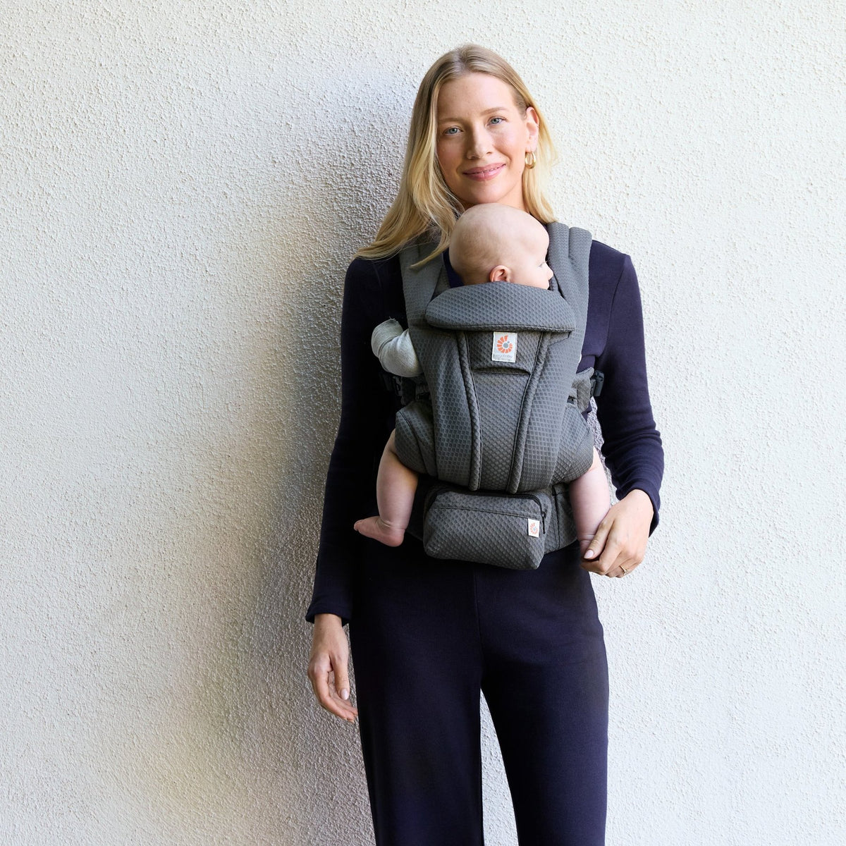 Ergobaby® Baby Carrier Omni Deluxe Mesh Graphite Grey – slika 6