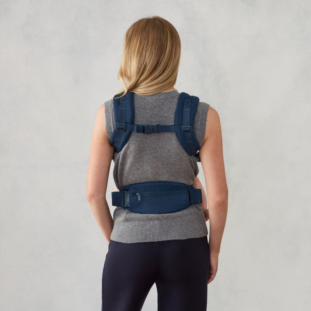 Ergobaby® Omni Deluxe Mesh Midnight Blue Carrier – slika 11