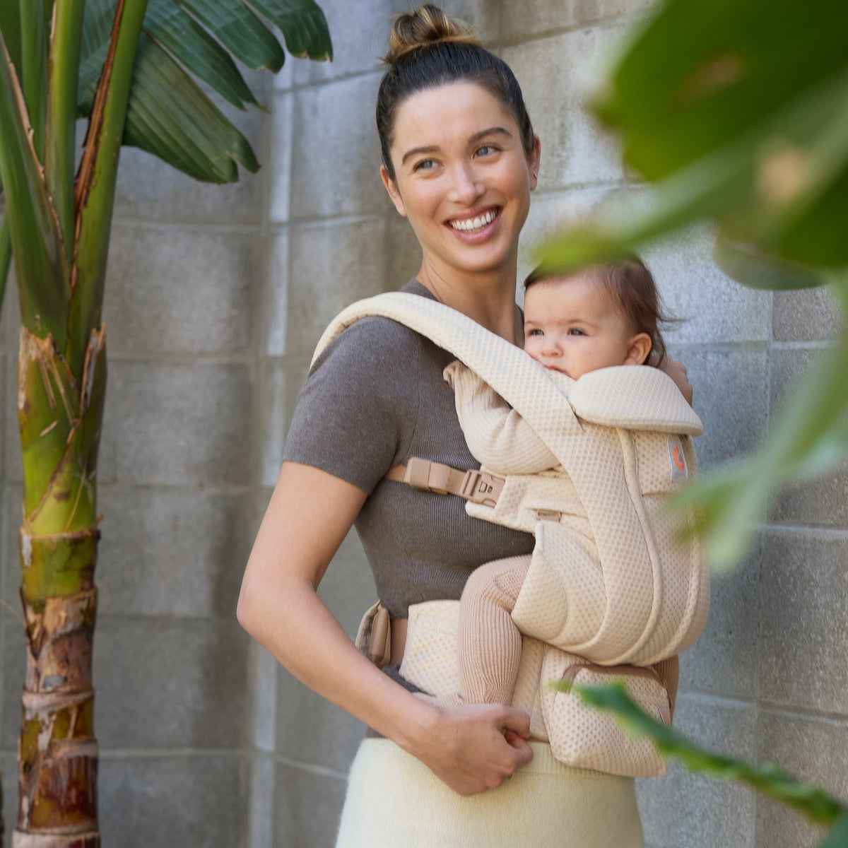 Ergobaby® Baby Carrier Omni Deluxe Mesh Natural Beige – slika 13