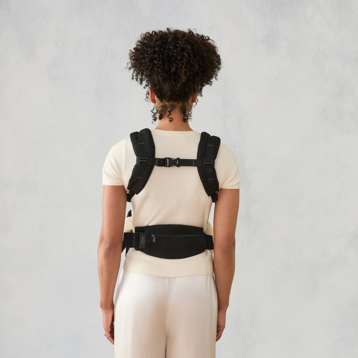Ergobaby® Baby Carrier Omni Deluxe Mesh Onyx Black – slika 11