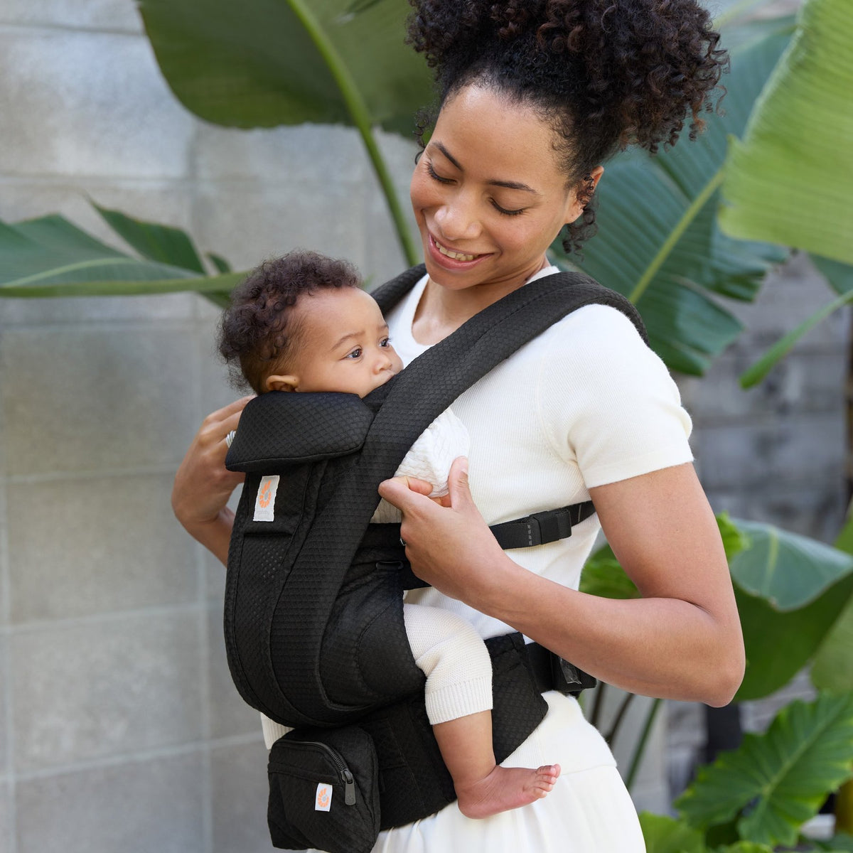 Ergobaby® Baby Carrier Omni Deluxe Mesh Onyx Black – slika 13