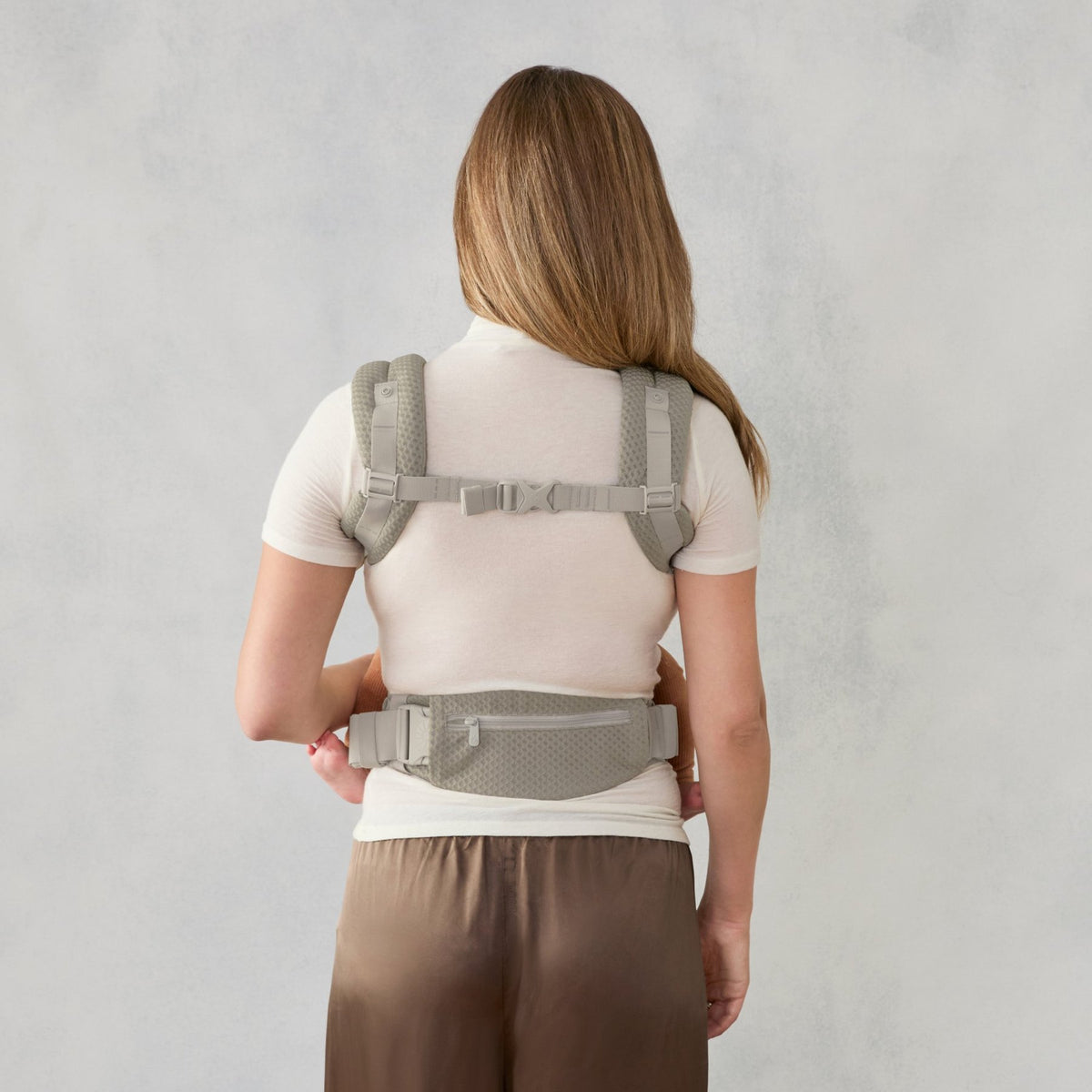 Ergobaby® Baby Carrier Omni Deluxe Mesh Soft Olive – slika 11