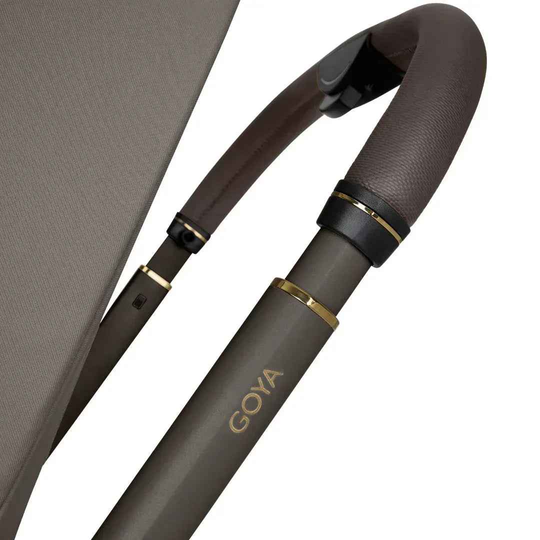 KikkaBoo® Platinum Otroški voziček 4v1 Goya Mocca + Avtosedež i-Class i-SIZE (40-87 cm) Noir + Vrtljiva Isofix baza i-Class 360 KikkaBoo