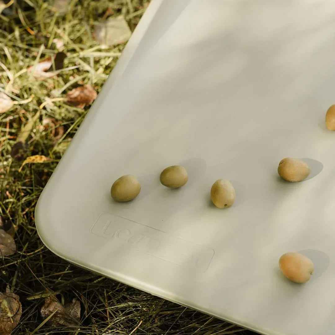 Leander® Previjalna podloga Matty™ Olive Limited Edition Leander