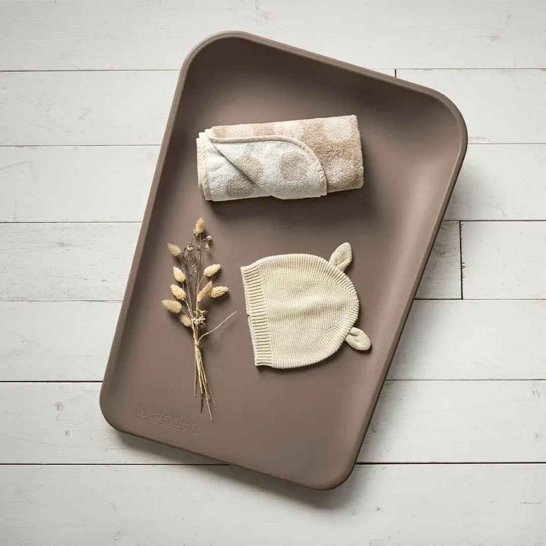 Leander® Previjalna podloga Matty™ Mocca Leander