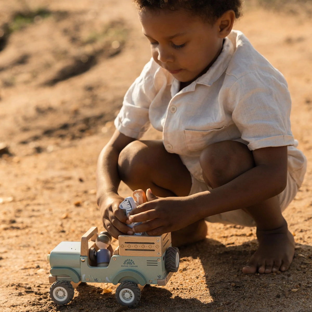 Little Dutch® Wooden safari car with animals Safari Friends – slika 4