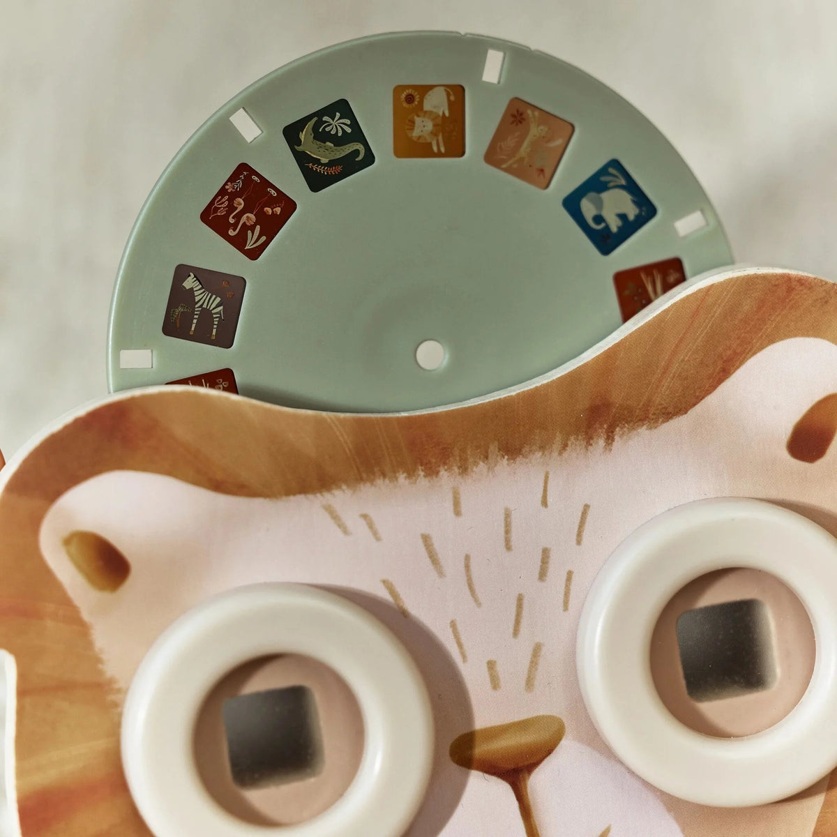Little Dutch® Story Projector Safari Friends – slika 5