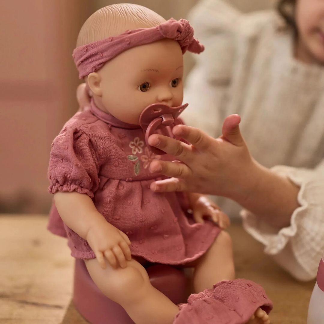 Little Dutch® Doll that Drinks and Wets Livia – slika 6