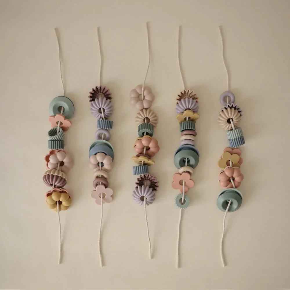 Mushie® Pretikanke Bead Lacing Toy Mushie