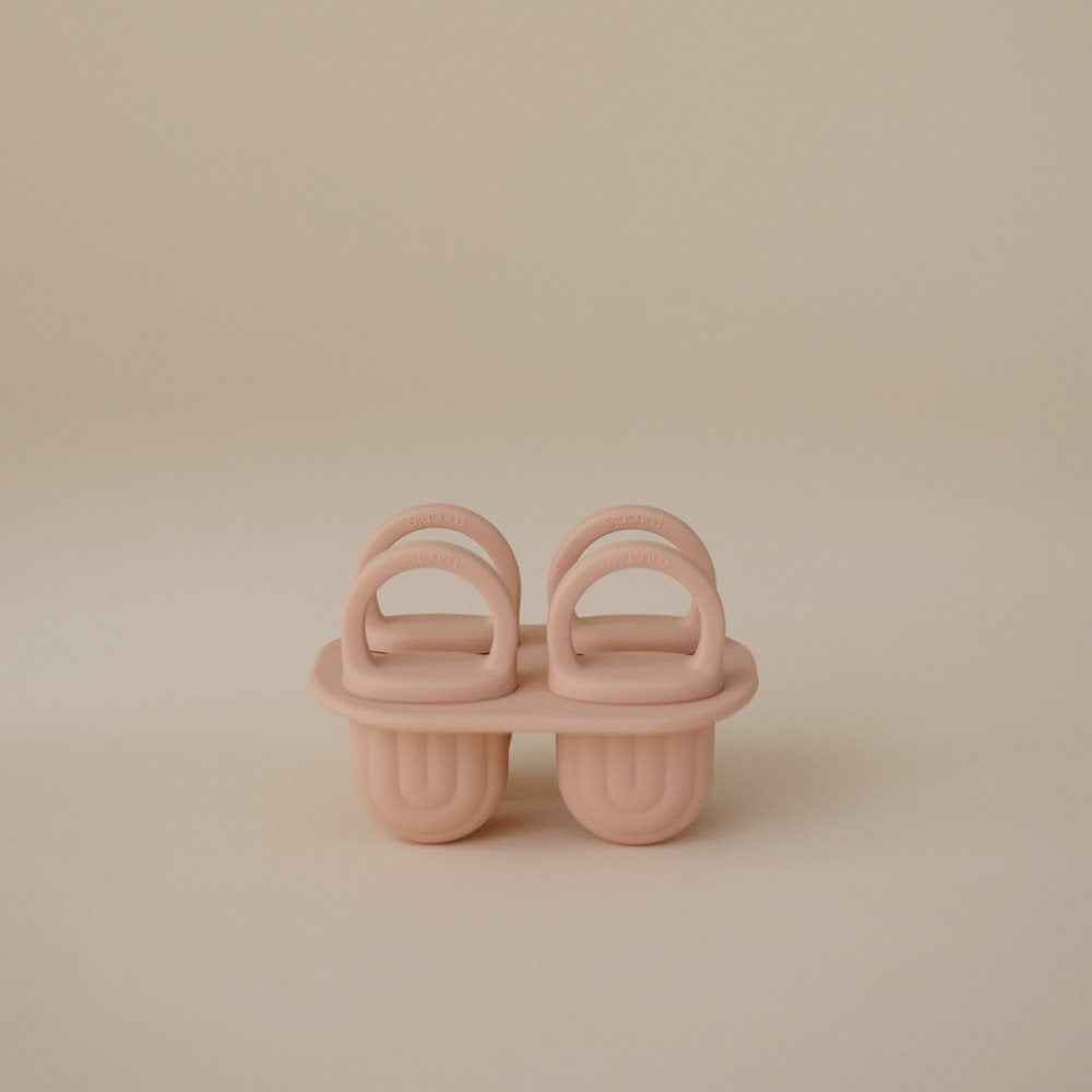 Mushie® Silikonski modelček za sladoled Blush Mushie