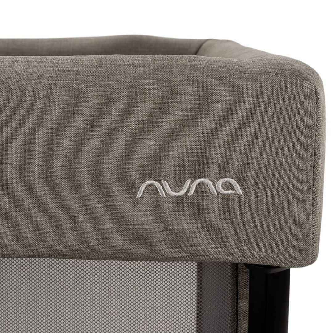 Nuna® Prenosna posteljica Paal™ Granite Nuna