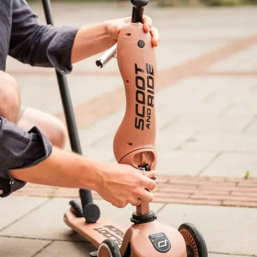 Scoot & Ride® Otroški poganjalec in skiro Highwaykick 1 Push and Go Mocha Scoot & Ride