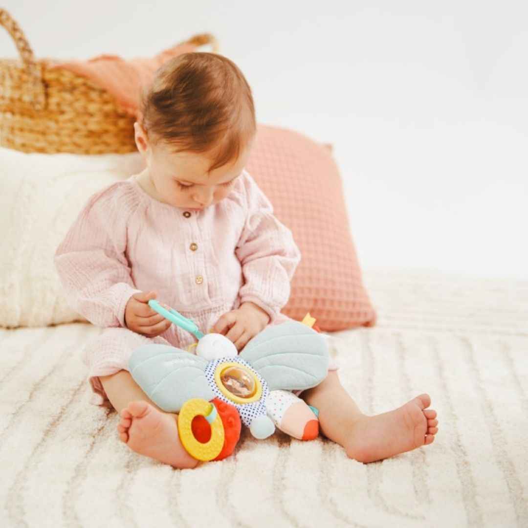 Vulli® Aktivnostna obešanka Metuljček Vulli Sophie la Girafe