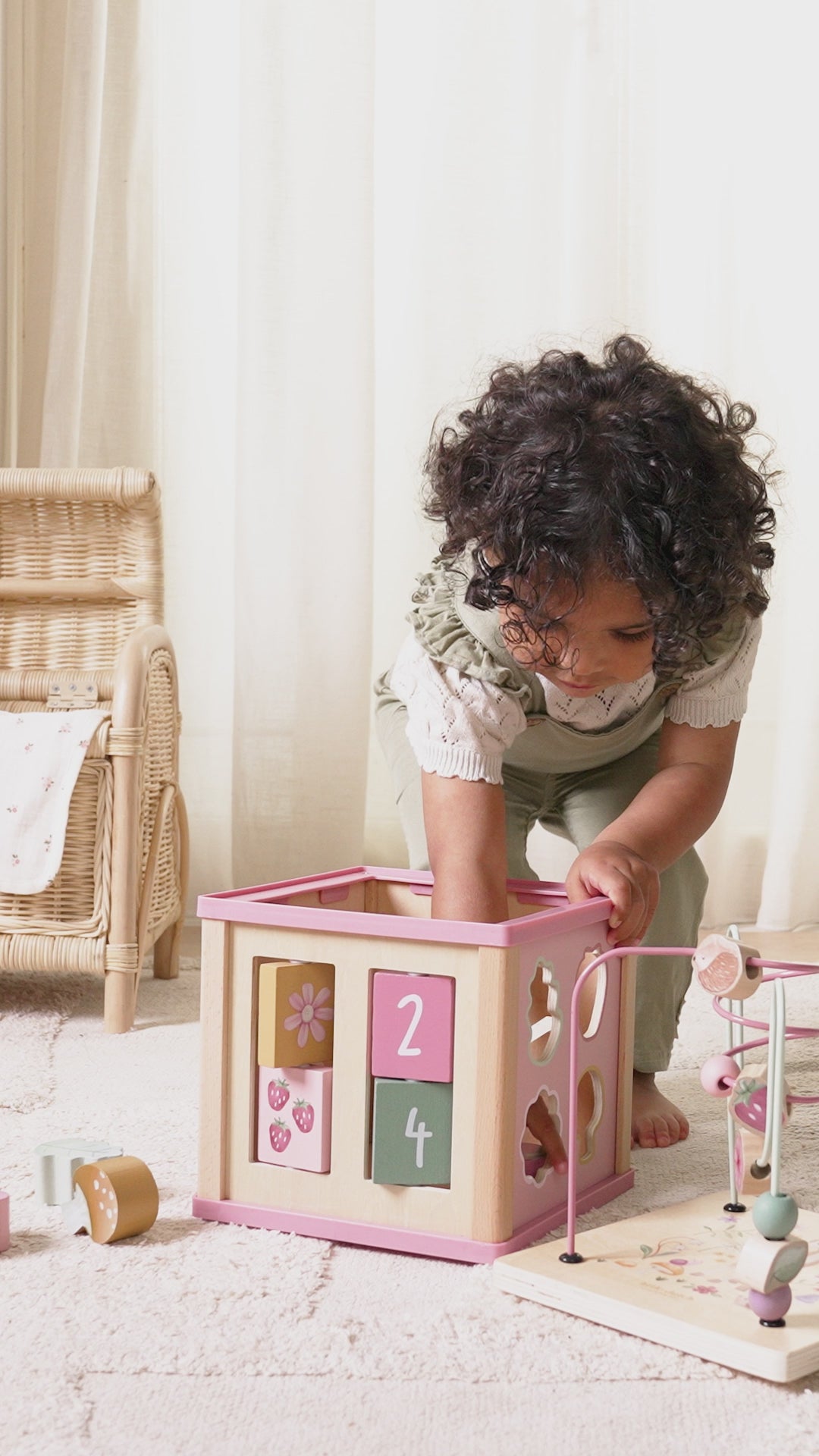 Load video: Little Dutch® Wooden activity cube - Fairy Garden