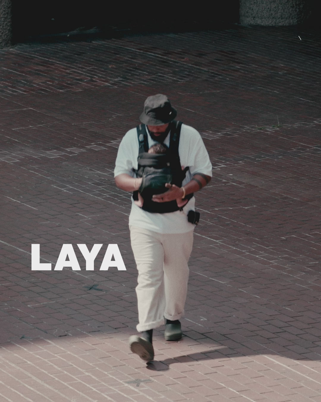 Load video: Cybex® Ergonomic Baby Carrier Laya™ (3.2–15 kg) Chocolate Brown