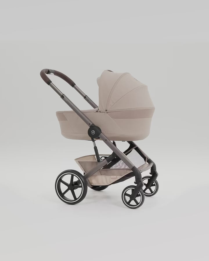 Load video: Cybex® Stroller Balios S Lux Almond Beige (Taupe Frame) 2024